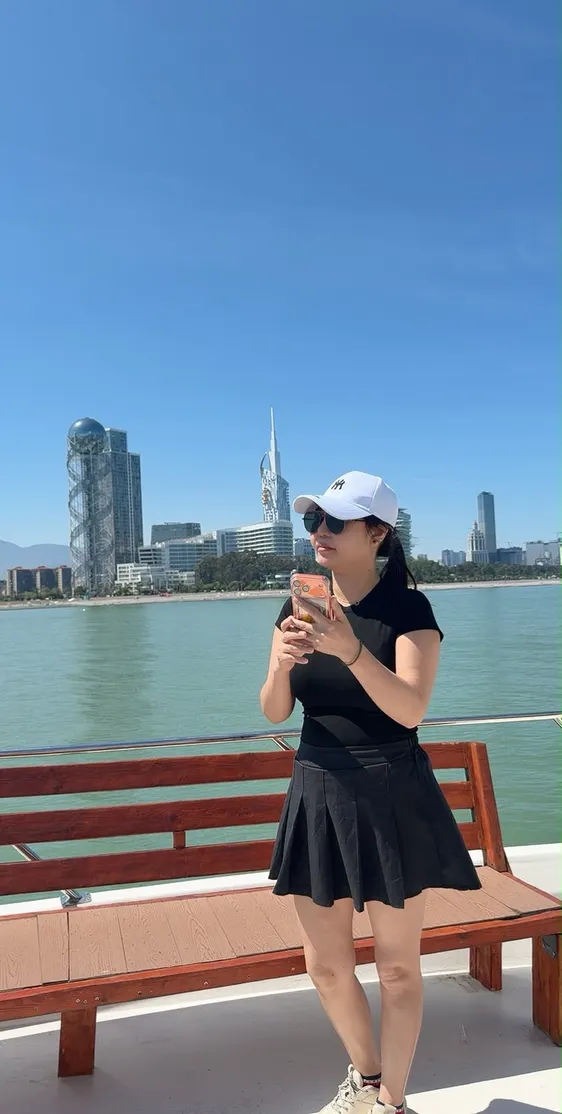 LISA, 30, Batum 2