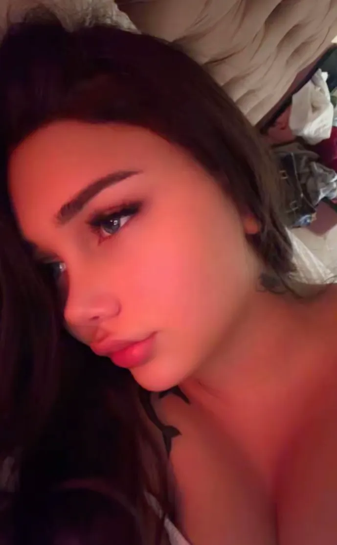 Selena, 21, باتومی 2